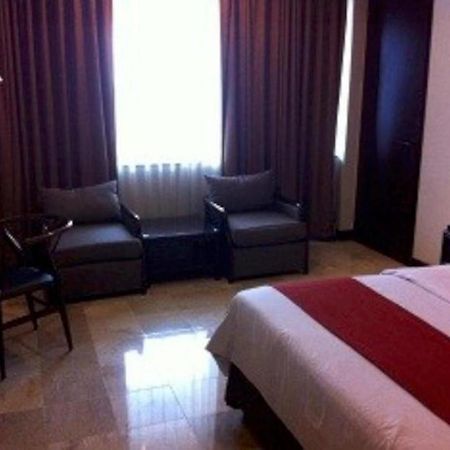 Mitra Bandung Hotel Екстериор снимка