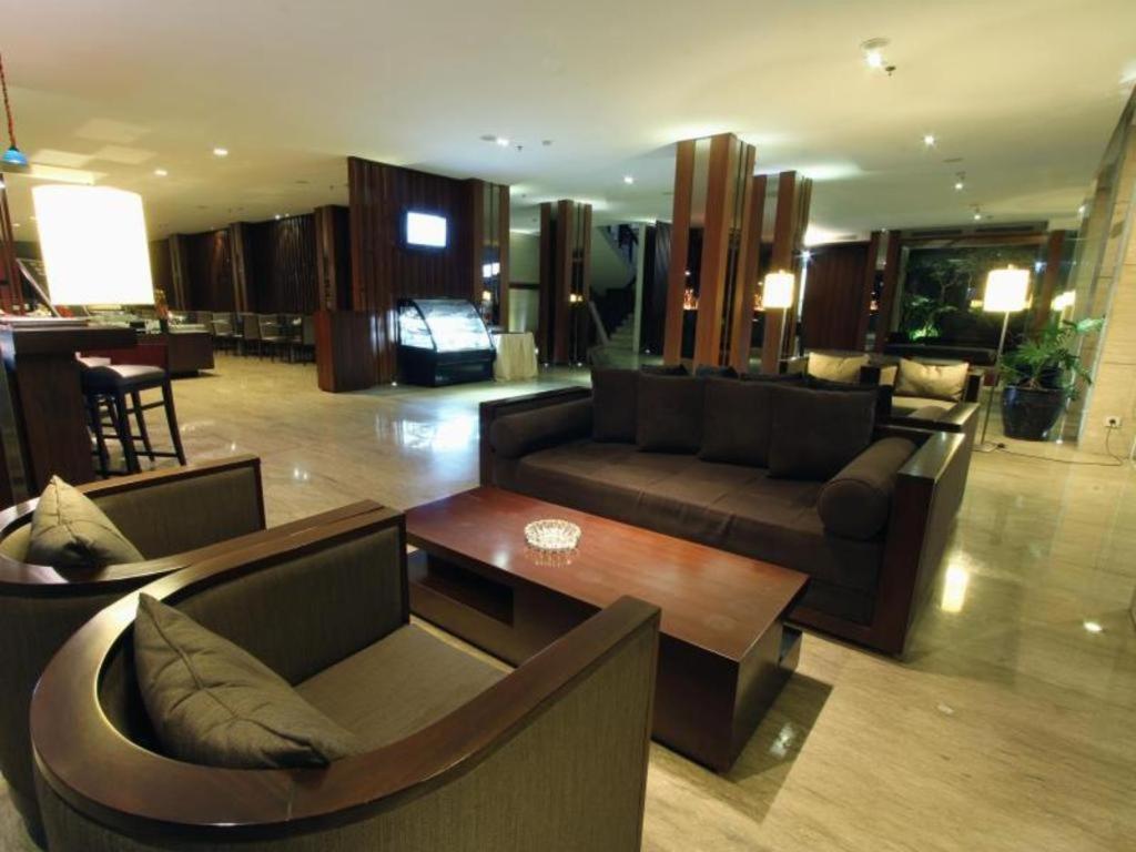 Mitra Bandung Hotel Екстериор снимка