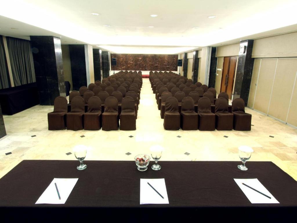 Mitra Bandung Hotel Екстериор снимка