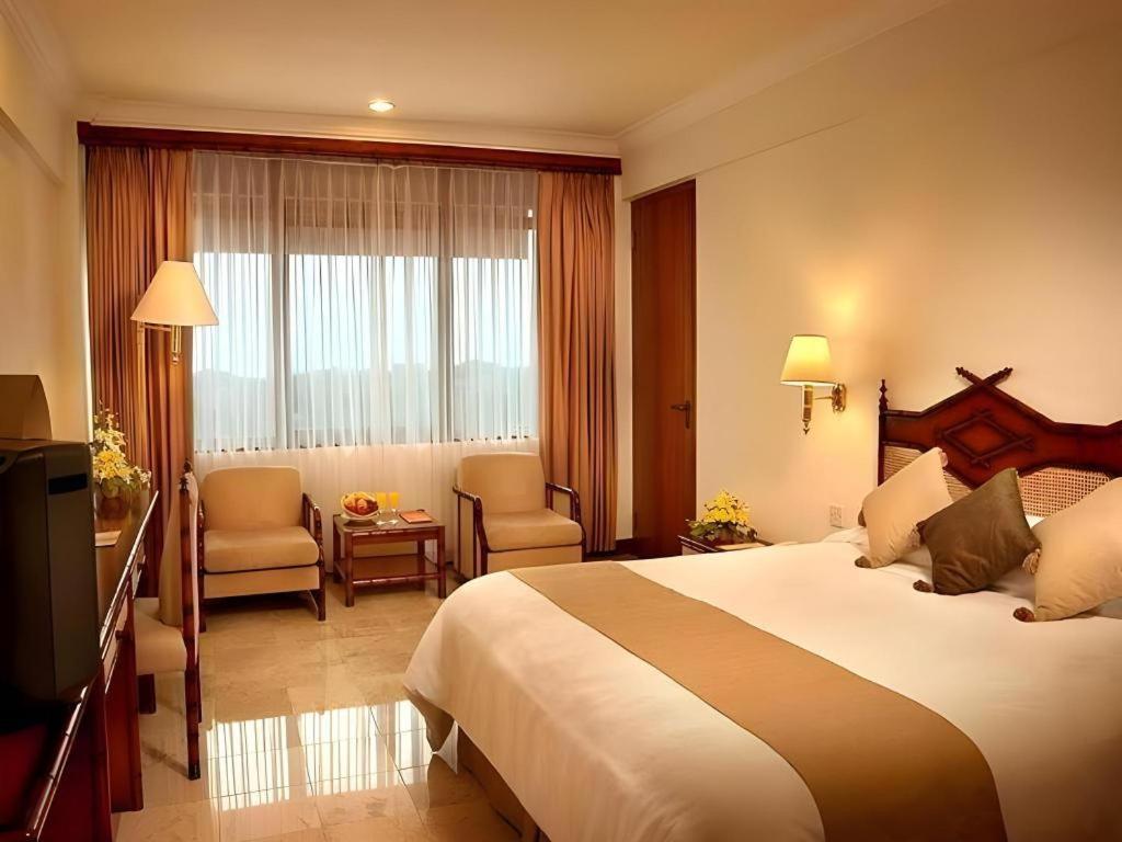 Mitra Bandung Hotel Екстериор снимка