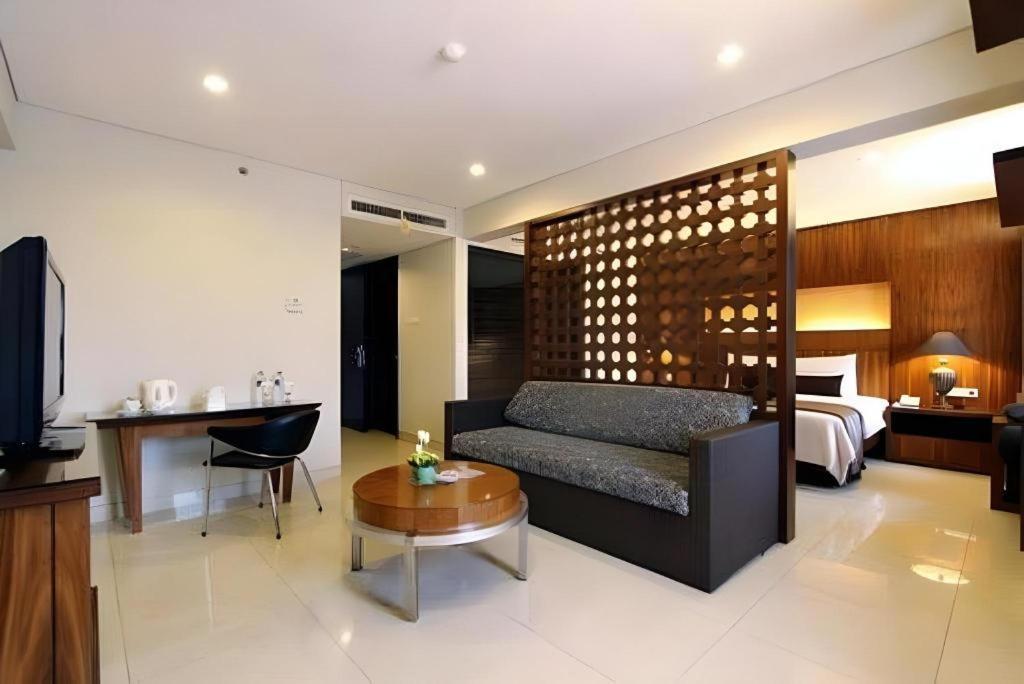 Mitra Bandung Hotel Екстериор снимка