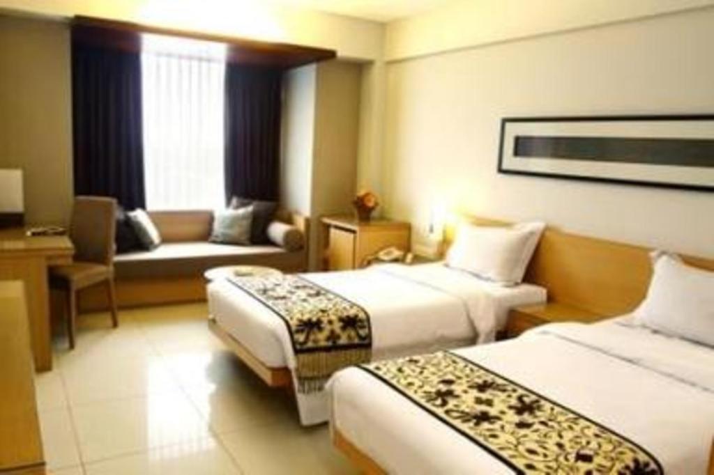 Mitra Bandung Hotel Екстериор снимка