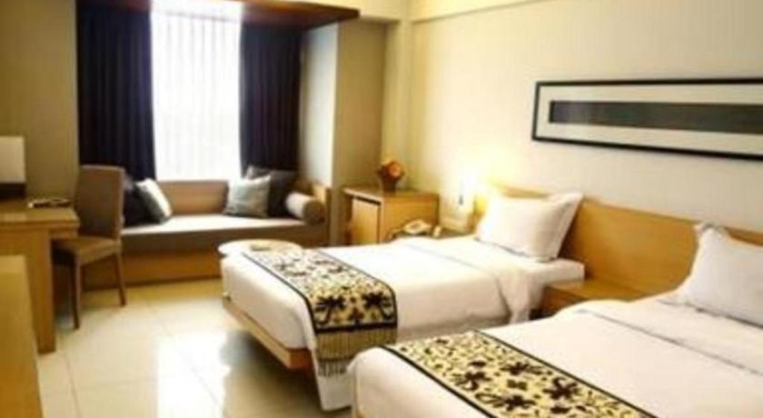 Mitra Bandung Hotel Екстериор снимка