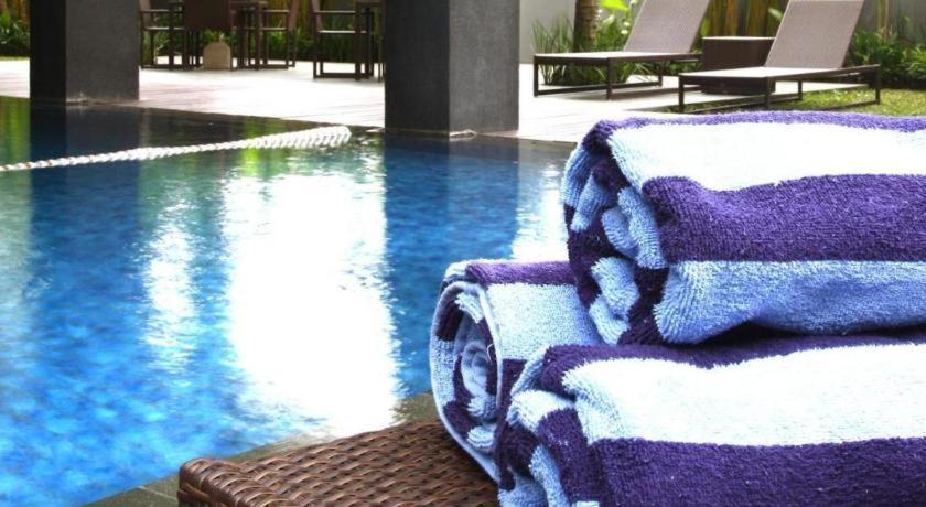 Mitra Bandung Hotel Екстериор снимка