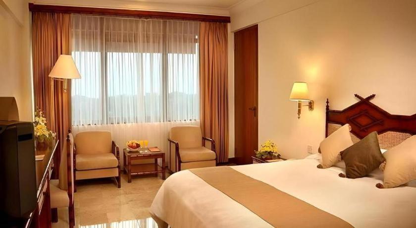 Mitra Bandung Hotel Екстериор снимка