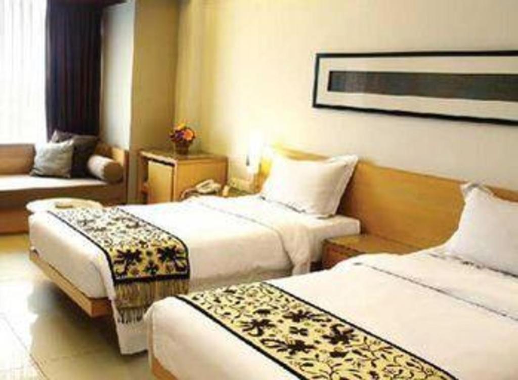 Mitra Bandung Hotel Екстериор снимка